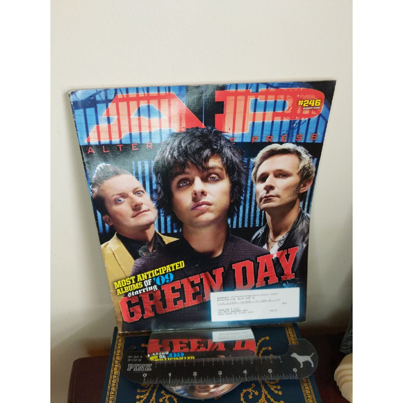 AP magazine Green Day 2009 cover #246 - Picture 1 of 5
